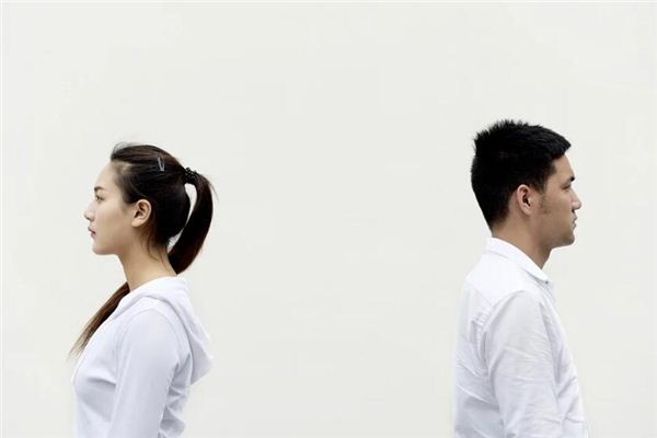 夢到和老婆吵架動手了_周公解夢