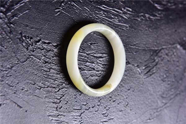 夢到玉鐲碎了代表什麼意思_周公解夢