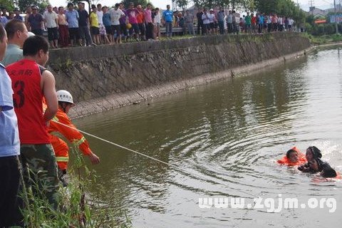 夢見救跳河的妻子