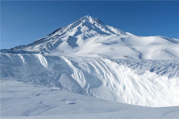 夢見雄偉壯觀的雪山_周公解夢