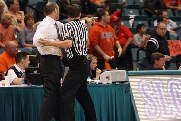 夢到打爸爸有什麼意義嗎_周公解夢