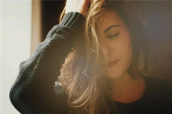 做夢夢見掉頭髮_周公解夢