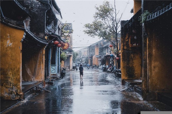 夢到下雨漏雨是咋回事_周公解夢
