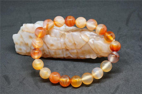 夢見玉鐲子碎了什麼意思_周公解夢