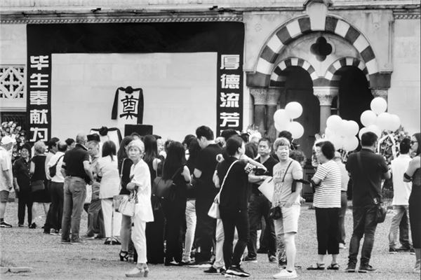 夢見別人家死了人_周公解夢