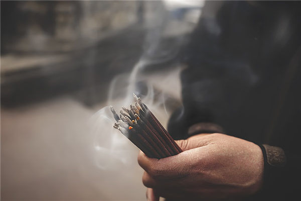 夢到了燒香斷了是好是壞_周公解夢