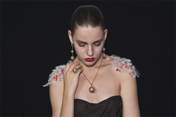 夢到吃自己的肉有什麼含義_周公解夢