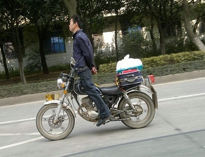 夢見別人騎機車