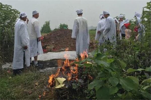 夢見婆婆死了辦喪事_周公解夢