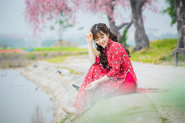 夢見紅色褲子會有什麼預兆_周公解夢