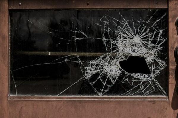 夢到破窗有什麼寓意嗎_周公解夢