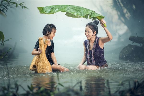 女人夢到下大雨_周公解夢