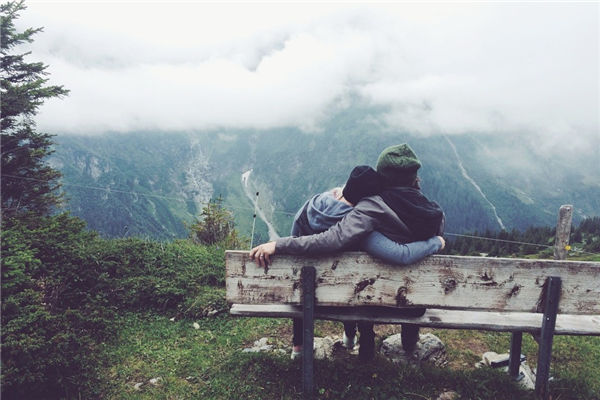 夢見捉姦_周公解夢