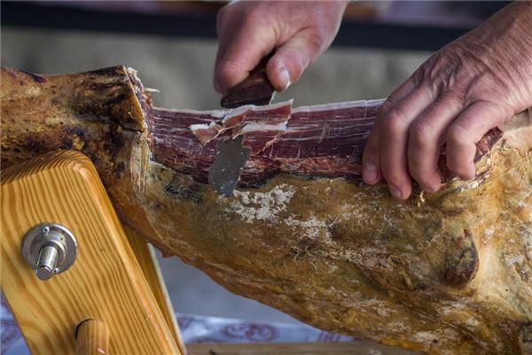 夢見分割豬肉_周公解夢
