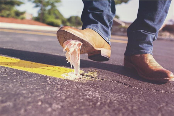 夢到自己踩屎是凶兆還是吉兆_周公解夢