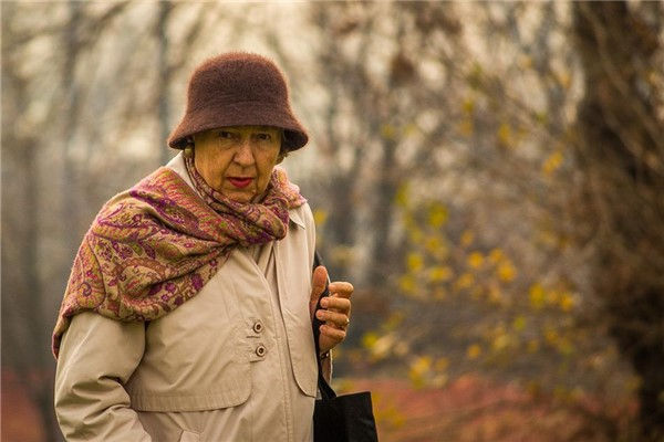 夢到已死的鄰居是啥預兆_周公解夢