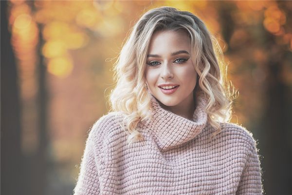 夢到自己頭髮白了_周公解夢