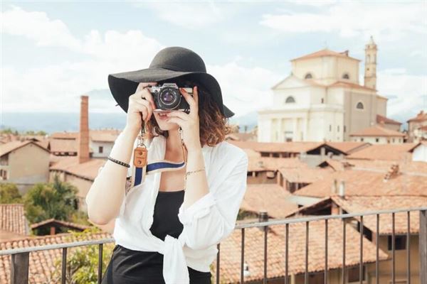 女人夢見幫別人拍照_周公解夢