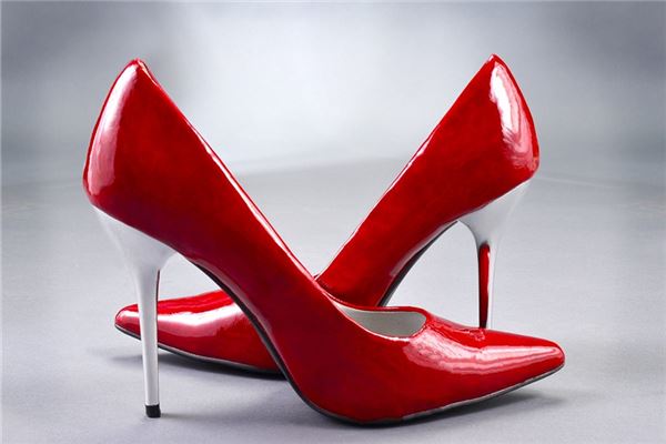 夢到紅高跟鞋意味著什麼_周公解夢