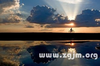 十二星座下半年的職場福星_十二星座