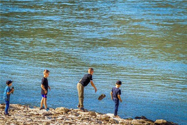 夢見扔石子怎麼樣_周公解夢