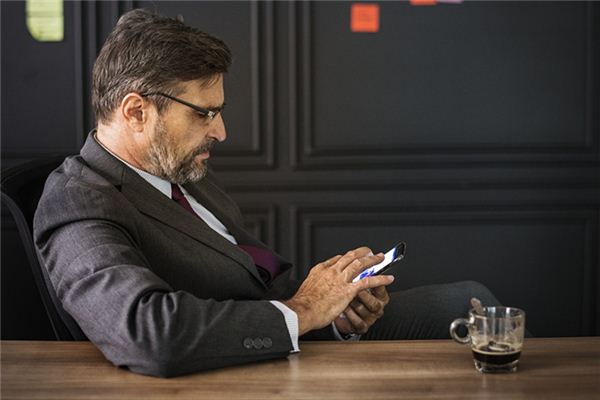 夢見老領導回來了_周公解夢