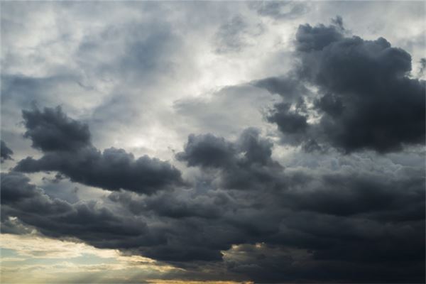 夢見烏雲滾滾而來_周公解夢