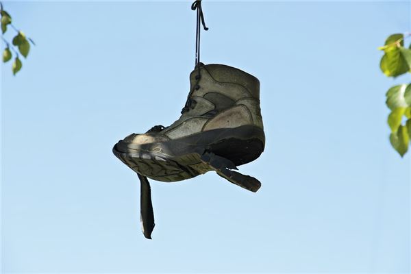 夢見鞋底裂開_周公解夢