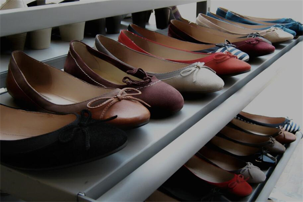 夢到許多鞋是什麼意思_周公解夢