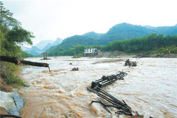 做夢夢見下雨橋被沖毀_周公解夢