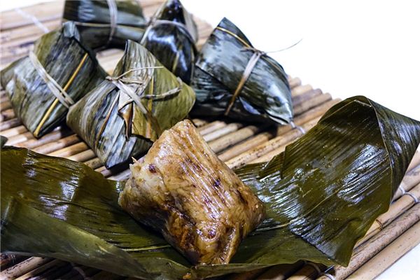 女人夢見一堆粽子_周公解夢