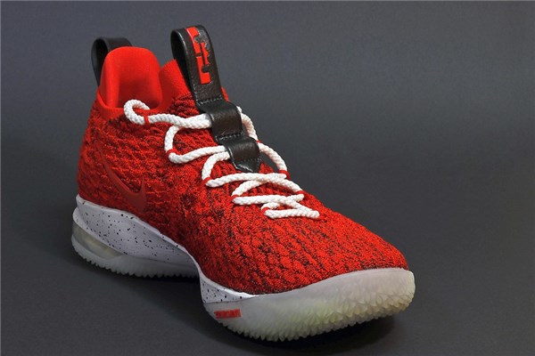 夢到了穿錯了鞋代表什麼_周公解夢