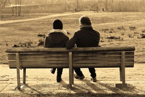 夢見和有矛盾的人說話_周公解夢