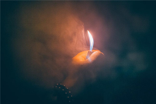 夢見點菸是什麼預兆_周公解夢