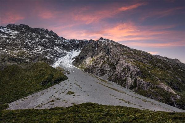 夢見山體垮塌_周公解夢