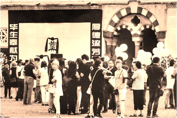 夢見有人用刀架我脖子上啥意思_周公解夢官網
