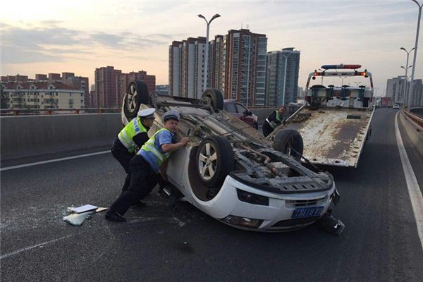 夢見車禍：夢出車禍遭不幸，夫拋敵強親友傷_周公解夢