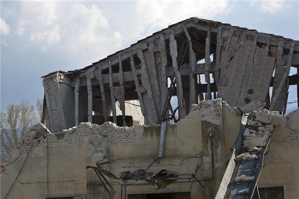 夢見樓坍塌是不是好的徵兆呢_周公解夢