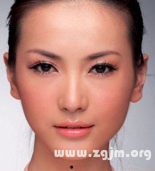 女人面上的桃花痣長在哪裡？_看相大全