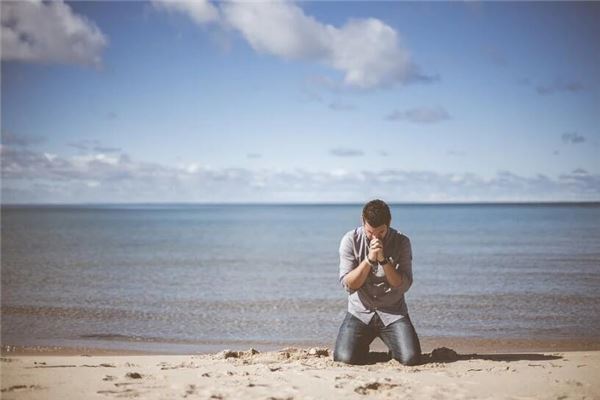 夢見磕頭_周公解夢