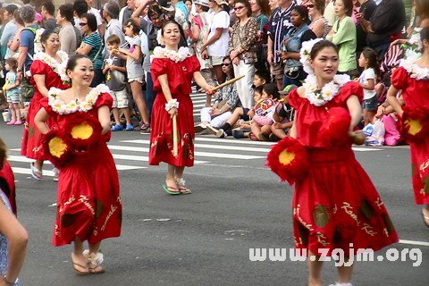 夢見節日遊行