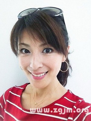 49歲山田佳子 美魔女山田佳子個人資料 山田佳子圖片_十二星座