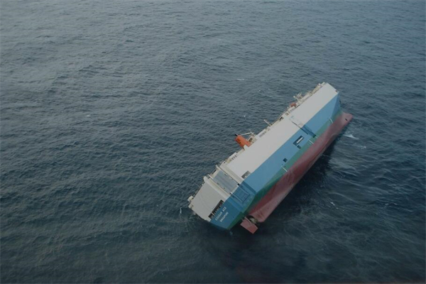 夢見船翻是好的徵兆嗎_周公解夢