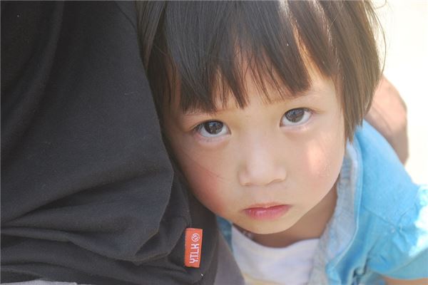 夢見被人盯著有什麼寓意嗎？_周公解夢