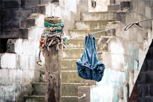 夢見別人很髒的內褲_周公解夢