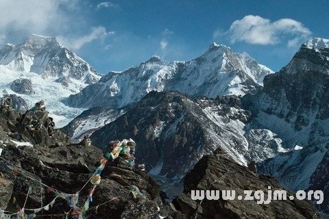 夢見頂著一座山