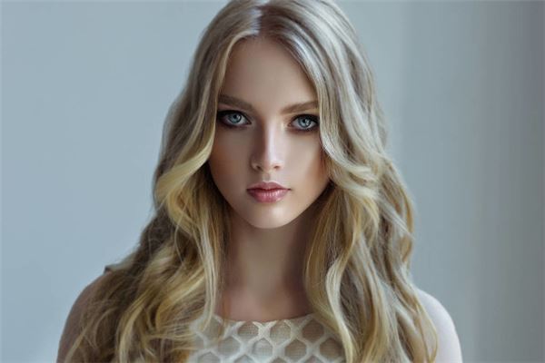 夢見耳朵掉了_周公解夢