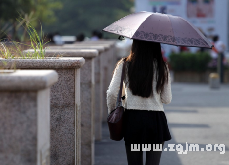 夢見在陽光下打陽傘