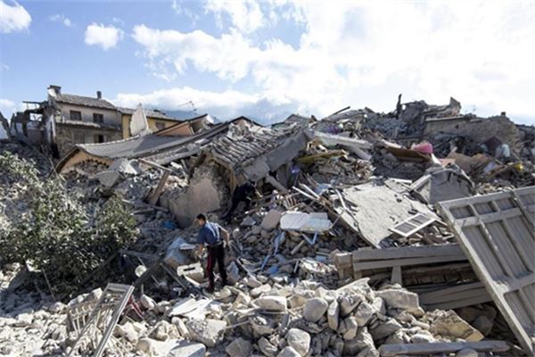 夢見校舍在地震中倒塌_周公解夢