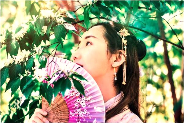 夢見穿著制服很辛苦地爬階梯有何寓意_周公解夢官網